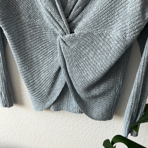 Moon & Madison Twist Back Light Blue Sweater - Picture 4 of 8